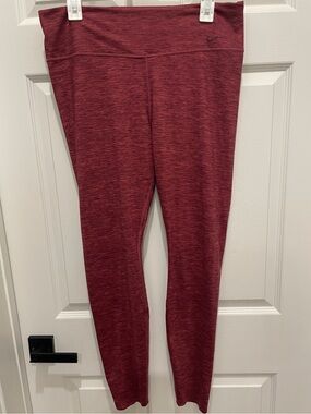 Women’s Nike Heathered Red Dri-FIT full length high-waist leggings